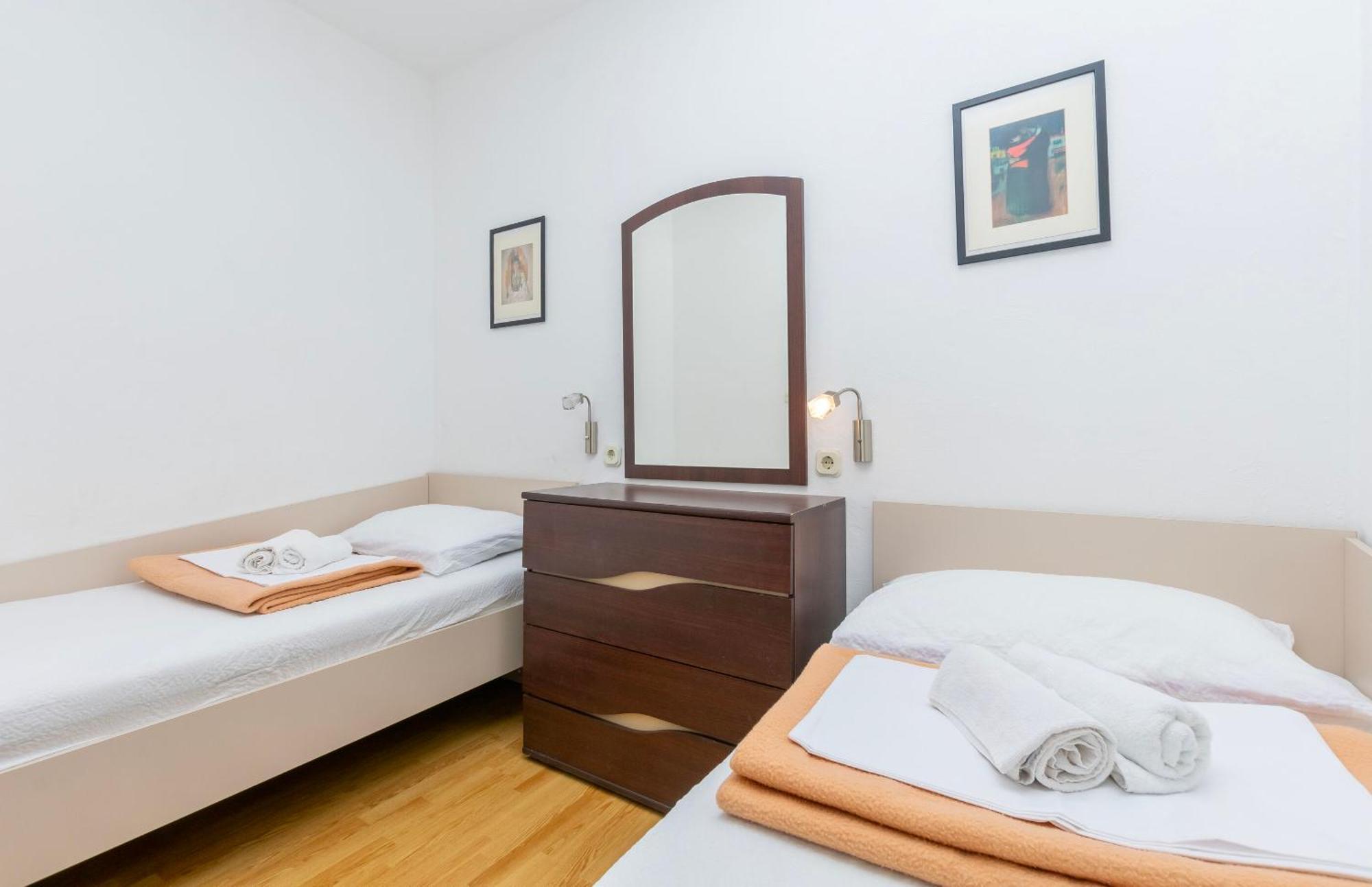 Apartments Ivo - Sea View; 皮萨克 外观 照片