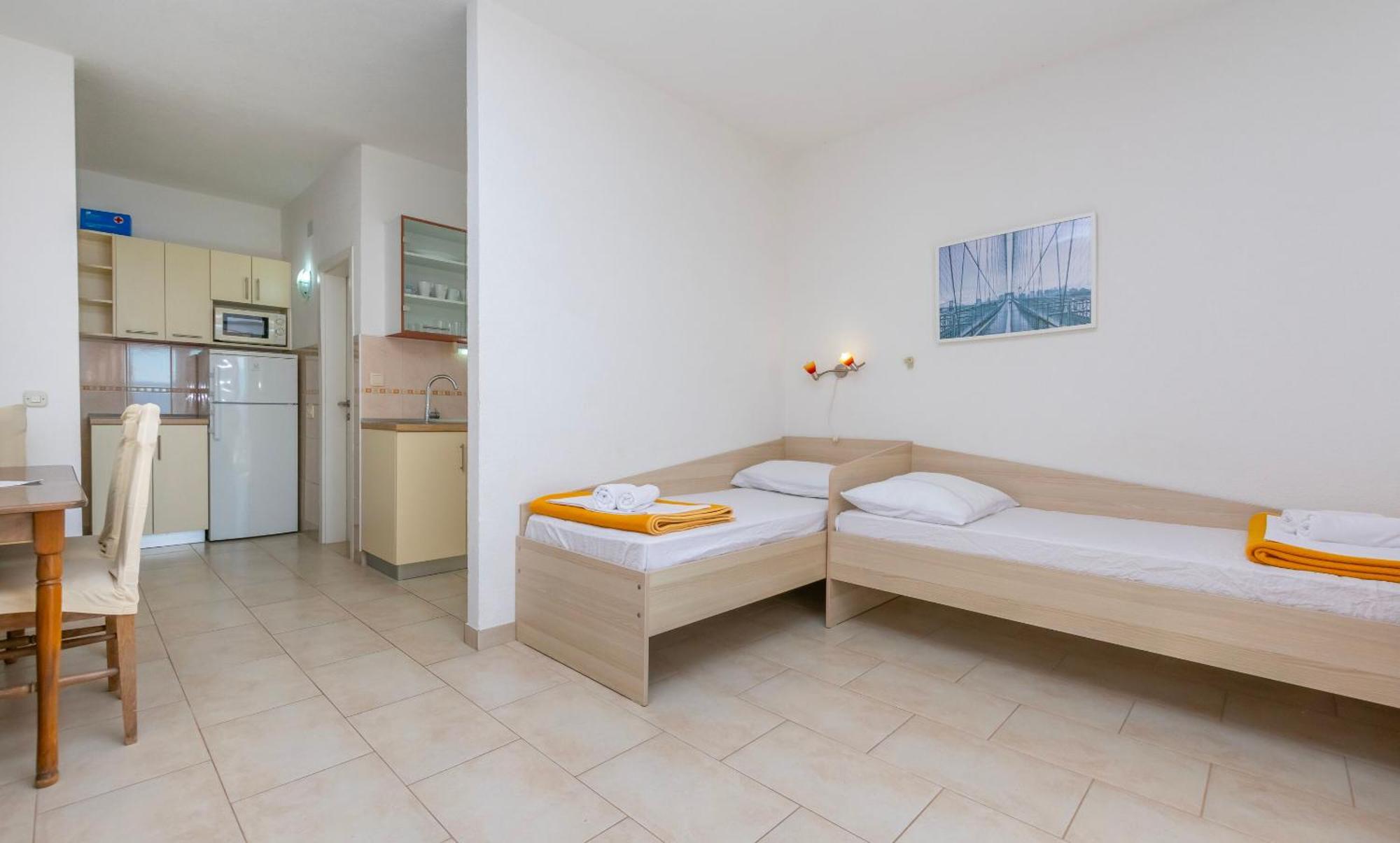 Apartments Ivo - Sea View; 皮萨克 外观 照片